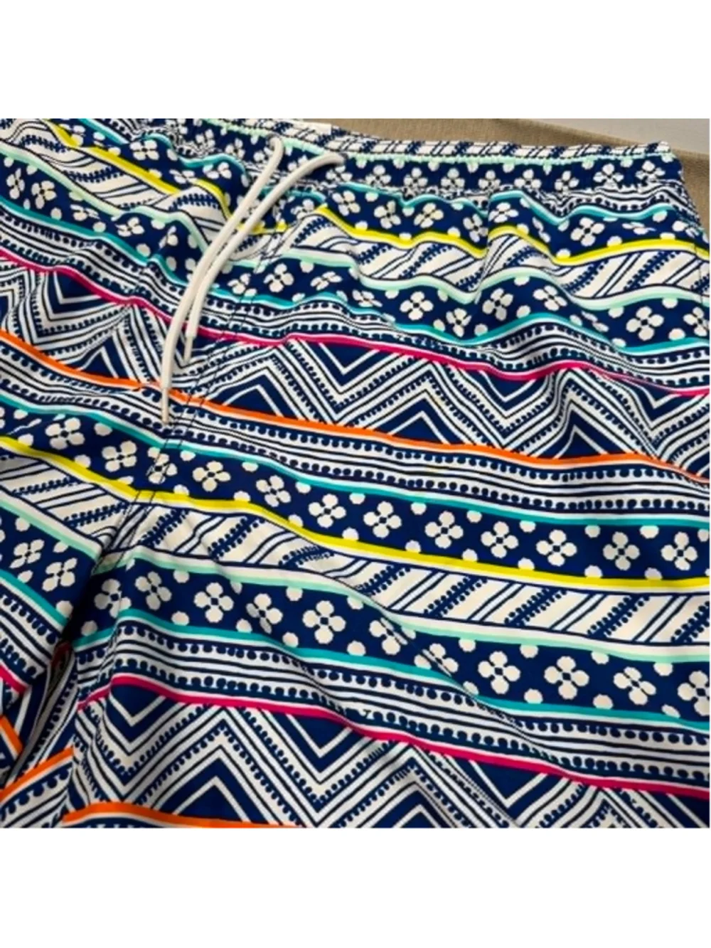 Vineyard Vines Swim Trunks Multi Geometric Floral Beach Resortwear Men's Size XL